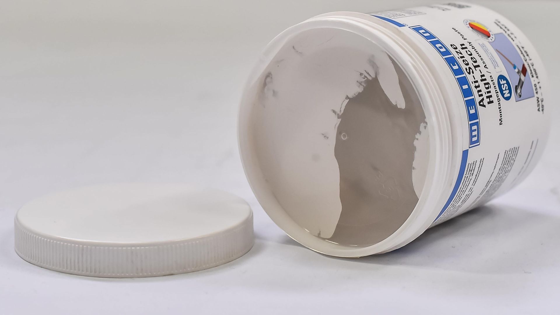 Assembly paste