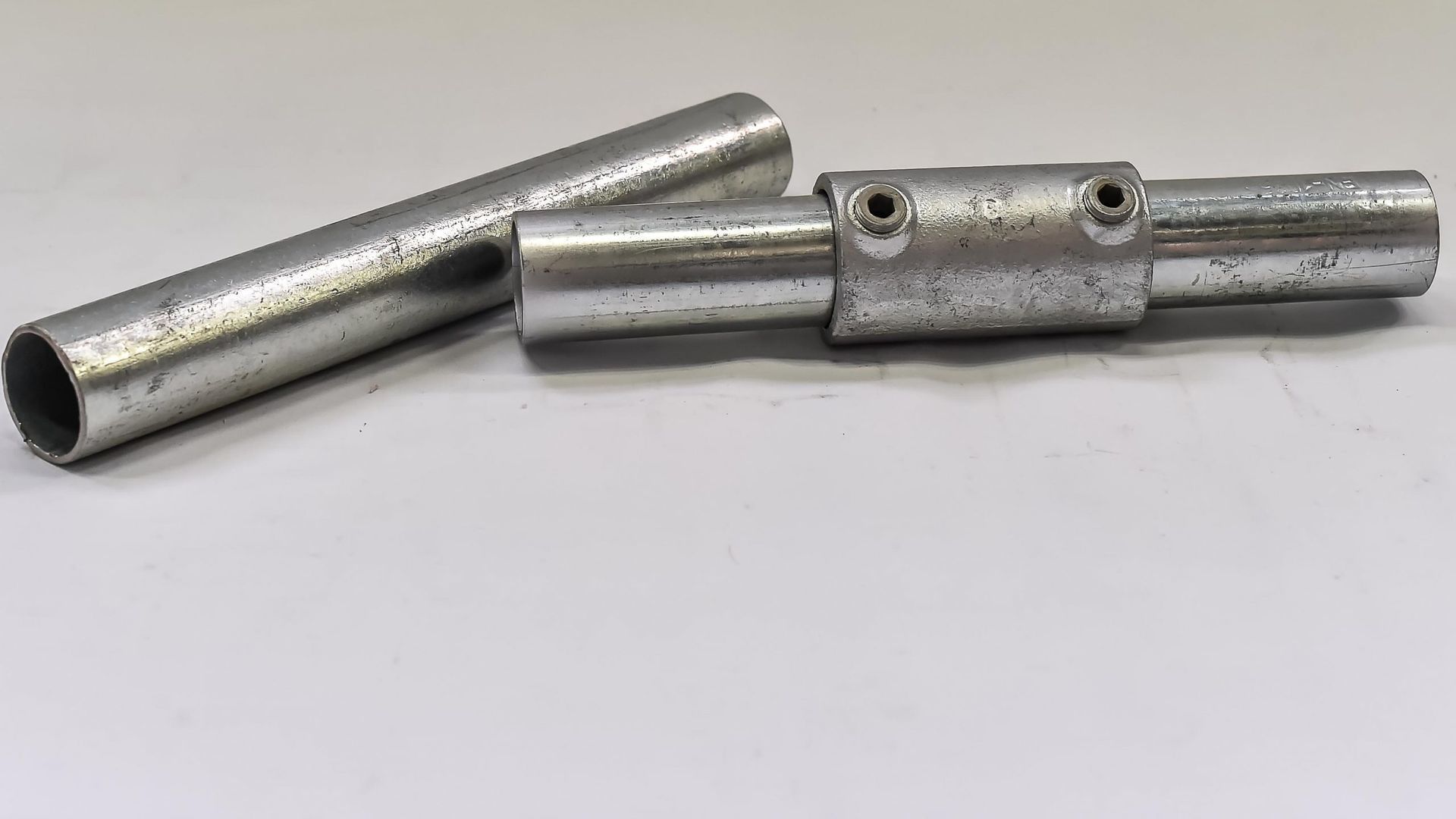 Coupling piece volant pipe