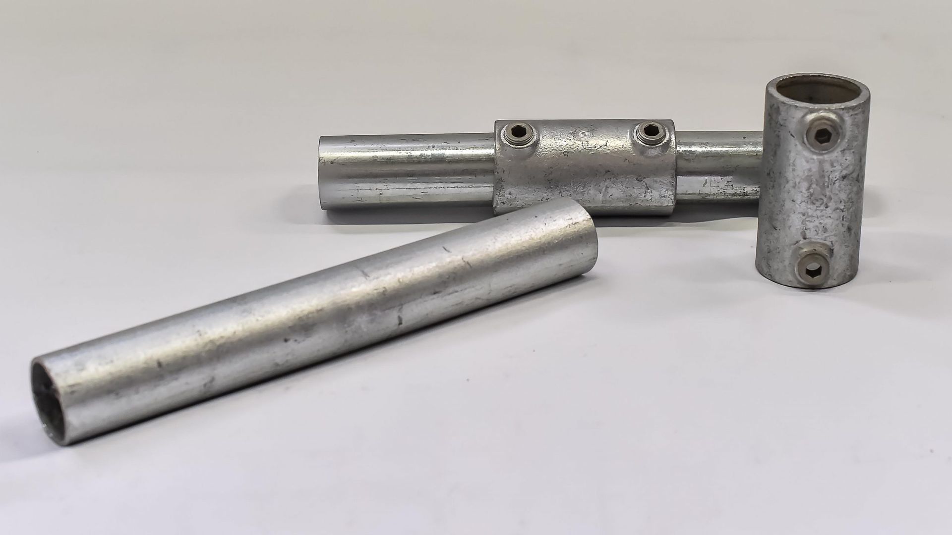 Coupling piece volant pipe